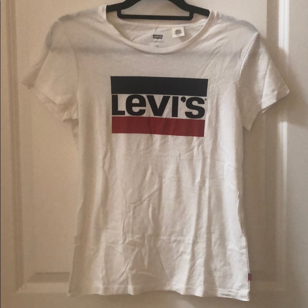 Levi’s tee shirt